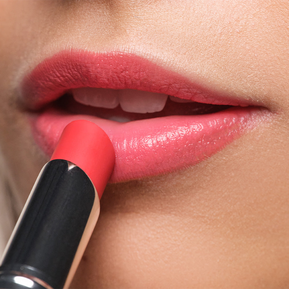 Color Booster Lip Balm in der sommerlichen Nuance N°7 coral